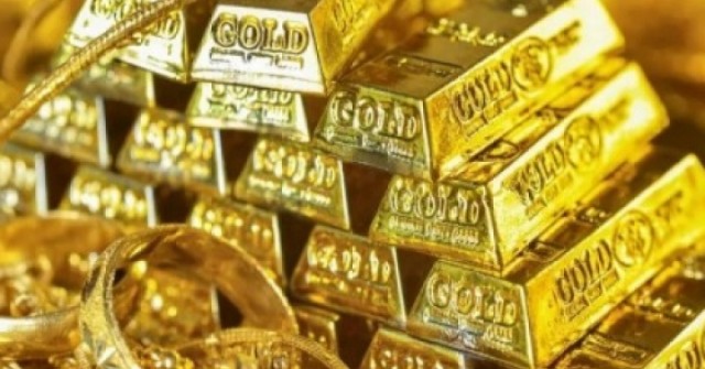 Hy hữu: Mẹ cất tiền vàng trong tủ lạnh cũ, con trai không biết đem bán sắt vụn