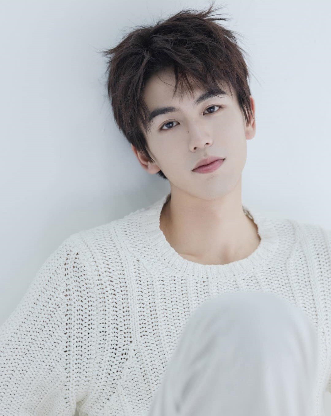 Trương Lăng Hách còn vướng nhiều lùm xùm cá nhân khiến danh tiếng tụt dốc.