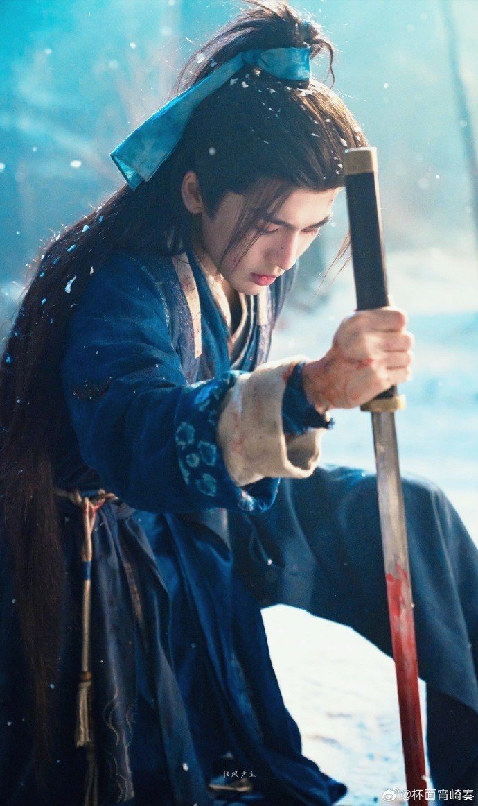 Vai diễn tướng quân của Trương Lăng Hách trong Trục ngọc bị chê không đủ dũng mãnh.