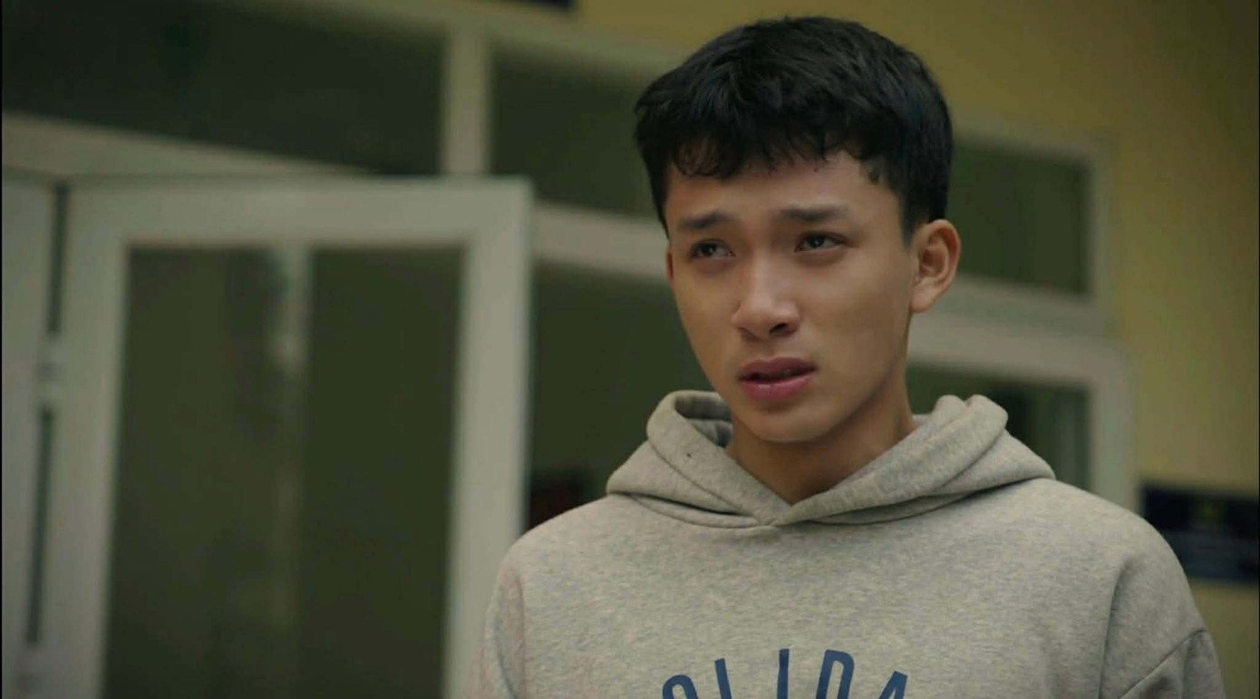 Diễn xuất của Sơn Tùng khiến khán giả xúc động rơi nước mắt.