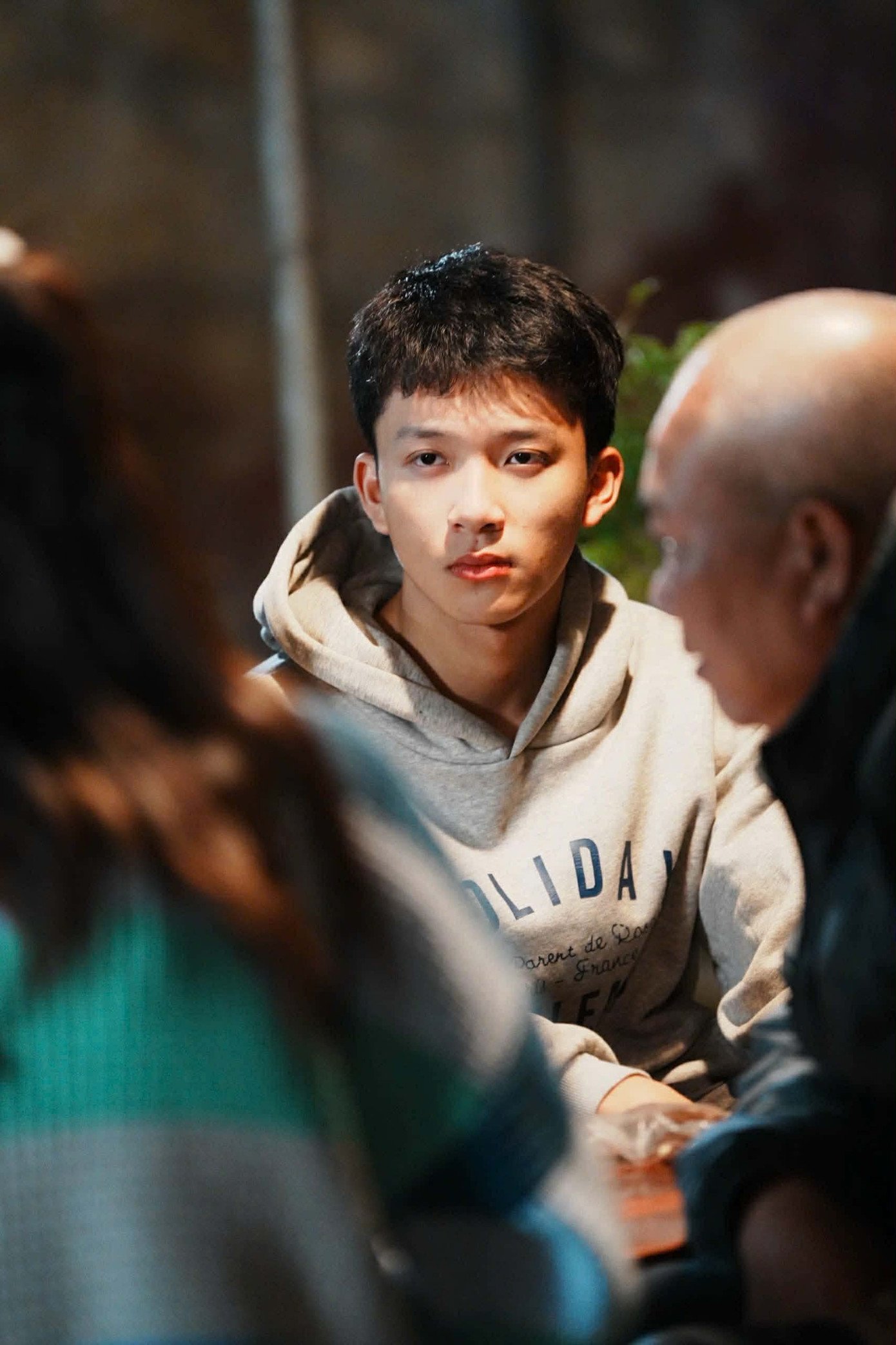 Sơn Tùng ở hậu trường phim Bước chân vào đời.