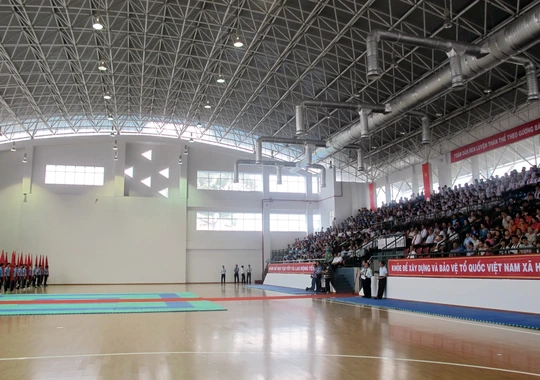 Khung cảnh Nhà thi đấu Hồ Xuân Hương