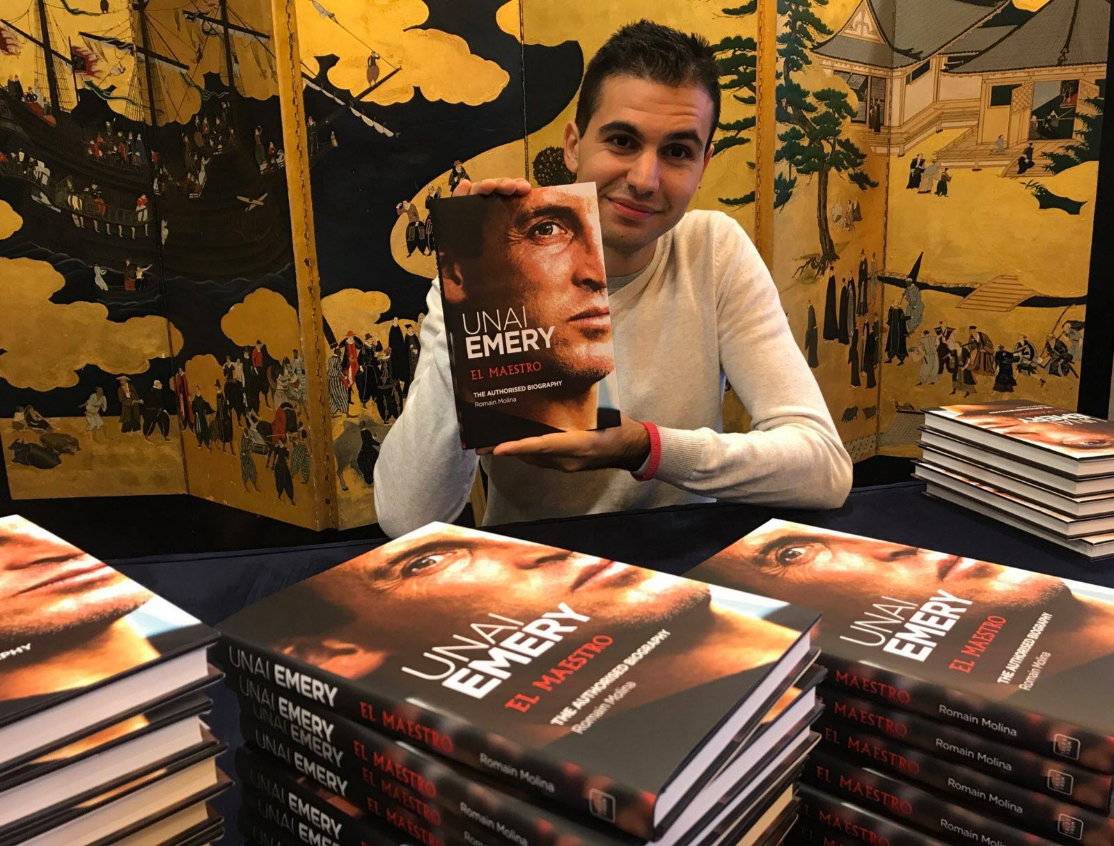 Romain Molina, nhà báo phóng sự điều tra hàng đầu của bóng đá quốc tế