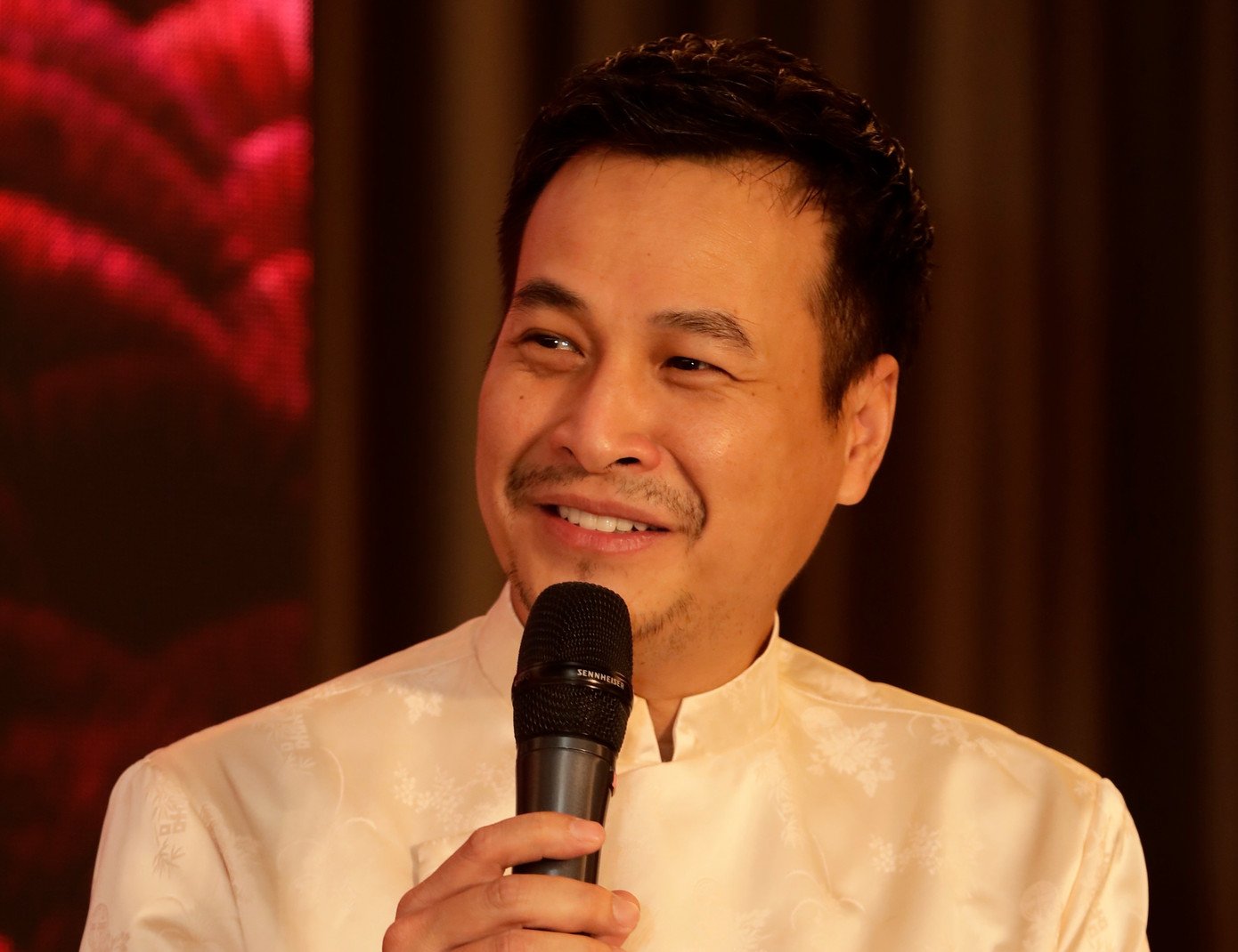 Phim còn có sự tham gia của nghệ sĩ Tú Oanh, Minh Thu, Anh Đức.