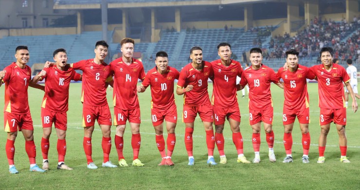 Trực tiếp bóng đá ĐT Việt Nam - Bangladesh: Xuân Son tiếc nuối, Hoàng Hên sút trúng cột dọc (Hết giờ) - 2