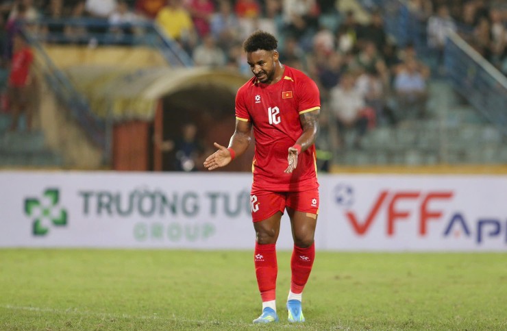 Trực tiếp bóng đá ĐT Việt Nam - Bangladesh: Xuân Son tiếc nuối, Hoàng Hên sút trúng cột dọc (Hết giờ) - 10