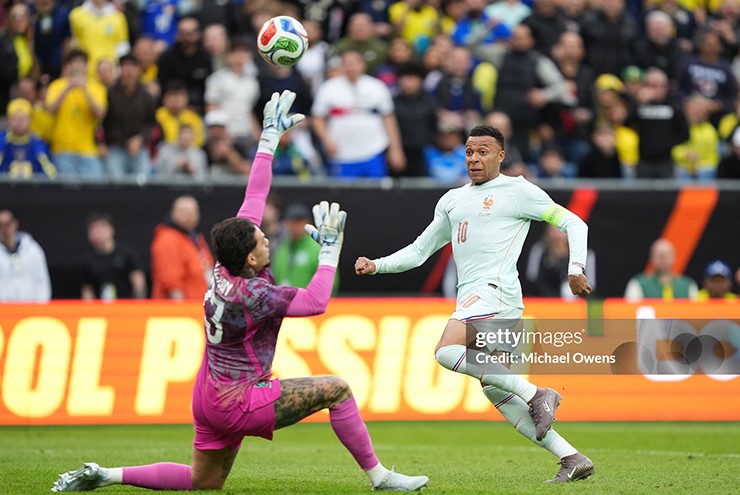 Video bóng đá Brazil - Pháp: Mbappe áp sát kỷ lục, 3 bàn & thẻ đỏ (Giao hữu)