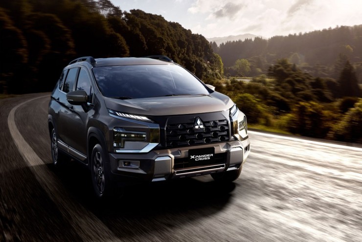 Top xe đa dụng 7 chỗ tiết kiệm xăng đáng mua hiện nay