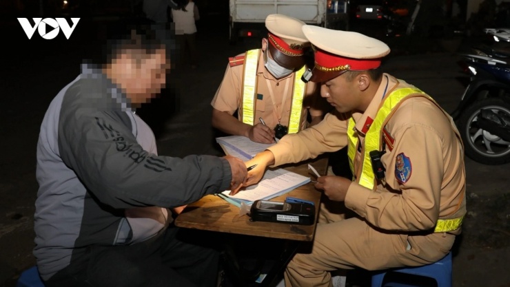 &nbsp;Theo đại diện CSGT (Bộ Công an), việc bãi bỏ Nghị định 100/2019/NĐ-CP không có nghĩa là dừng xử phạt vi phạm giao thông, mà là thực hiện tách bạch, điều chỉnh theo từng lĩnh vực chuyên ngành.