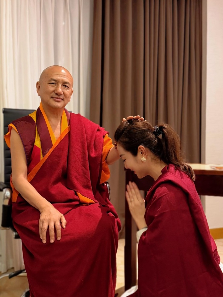 Ảnh sao 27/3: Hội bạn thân Trấn Thành về quê Hari Won - 9