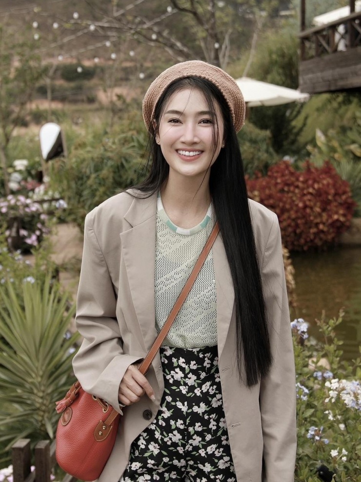 Ảnh sao 27/3: Hội bạn thân Trấn Thành về quê Hari Won - 7