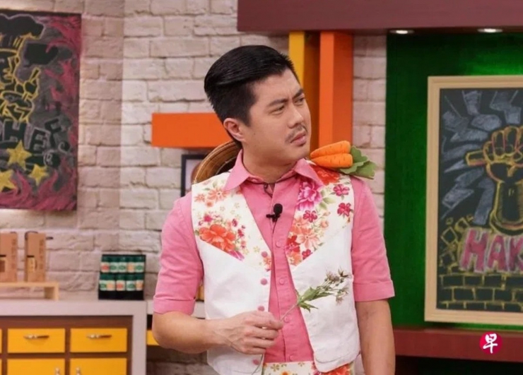 Nam MC Khâu Tấn Vi.