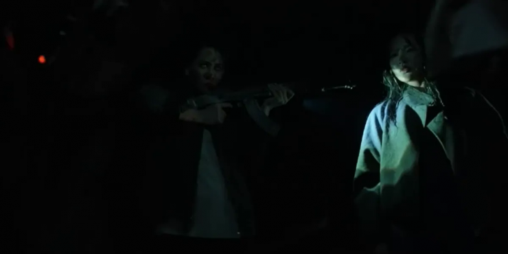 Lam Anh vẫn còn bị mắc kẹt dưới hầm mỏ. Ảnh VTV