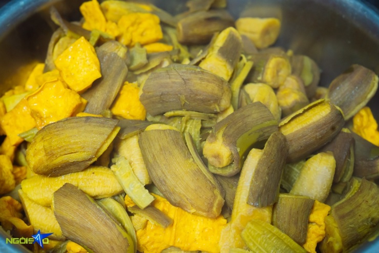 Quán bún ốc chuối đậu ba đời nức tiếng ngõ chợ Đồng Xuân - 8