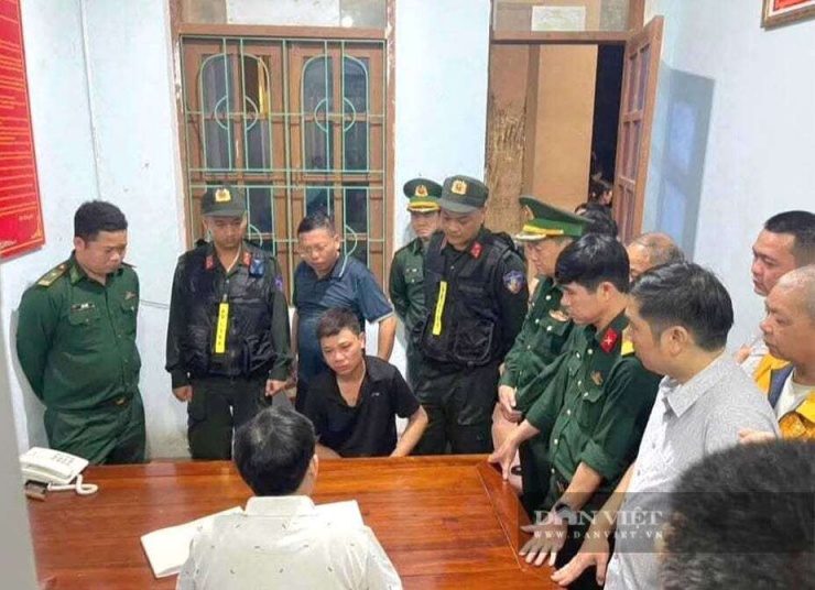 Cơ quan chức năng làm việc với đối tượng Nguyễn Ngọc Đạo sau khi ra đầu thú.