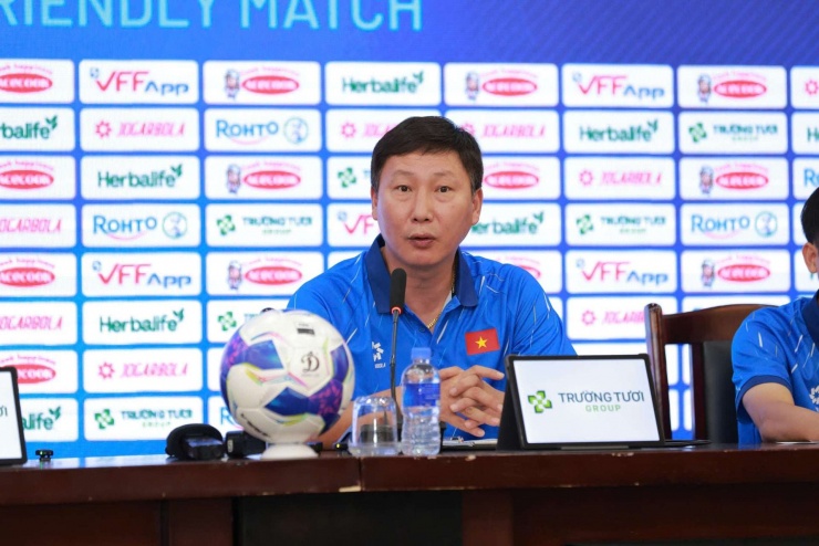 “Ma thuật đen” của HLV Kim Sang-sik cùng ĐT Việt Nam: Bất bại 16 trận, chỉ hoà 2, thắng tới 14 - 3