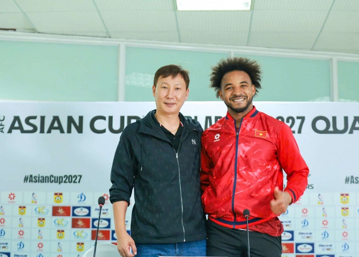 “Ma thuật đen” của HLV Kim Sang-sik cùng ĐT Việt Nam: Bất bại 16 trận, chỉ hoà 2, thắng tới 14 - 7