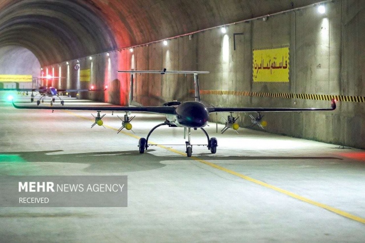 Các máy bay không người lái trinh sát và tấn công Kaman-12 của Iran bên trong một căn cứ ngầm kiên cố. Ảnh được công bố năm 2022. Nguồn ảnh: Hãng tin MEHR