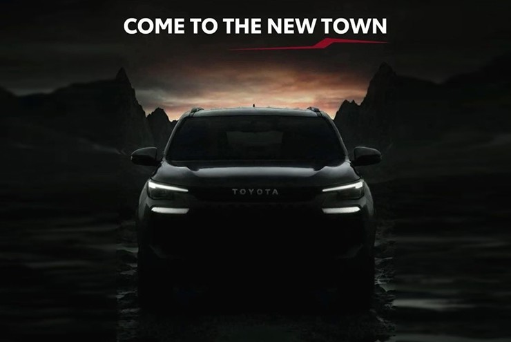 Toyota Fortuner thế hệ mới lộ ảnh