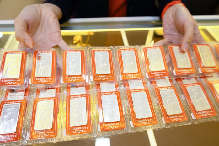 Giá bạc biến động mạnh thời gian qua