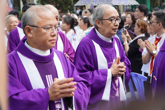 Hàng ngàn người tiễn Đức Hồng y Gioan Baotixita Phạm Minh Mẫn - 10