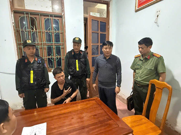 Thiếu tướng Nguyễn Thanh Liêm - Giám đốc Công an tỉnh Quảng Trị có mặt trực tiếp tại hiện trường để chỉ đạo.