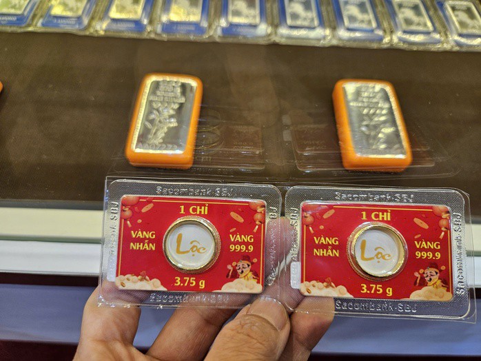 Giá vàng trong nước tăng trở lại vào cuối ngày