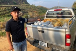 Bắt vụ nghi vận chuyển khoảng 900 lít xăng qua biên giới