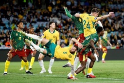 Video bóng đá Australia - Cameroon: Đòn quyết định phút 85