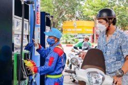 Giá xăng giảm gần 6.000 đồng/lít, xăng RON95 về mức 24.300 đồng