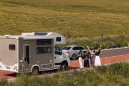 Khách Việt chi 70 triệu thuê 'nhà di động', du lịch Trung Quốc suốt 1 tháng