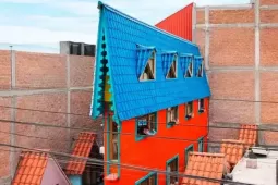 Cuộc sống trong ngôi nhà có mặt tiền 63 cm