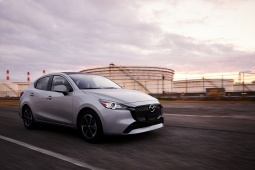 Giá xe Mazda2 niêm yết và lăn bánh tháng 3/2026