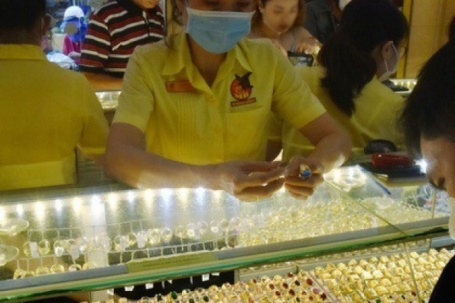 Giá vàng hôm nay, 27-3: Đột ngột giảm sâu