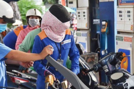 Hoả tốc triển khai việc miễn thuế đối với xăng dầu