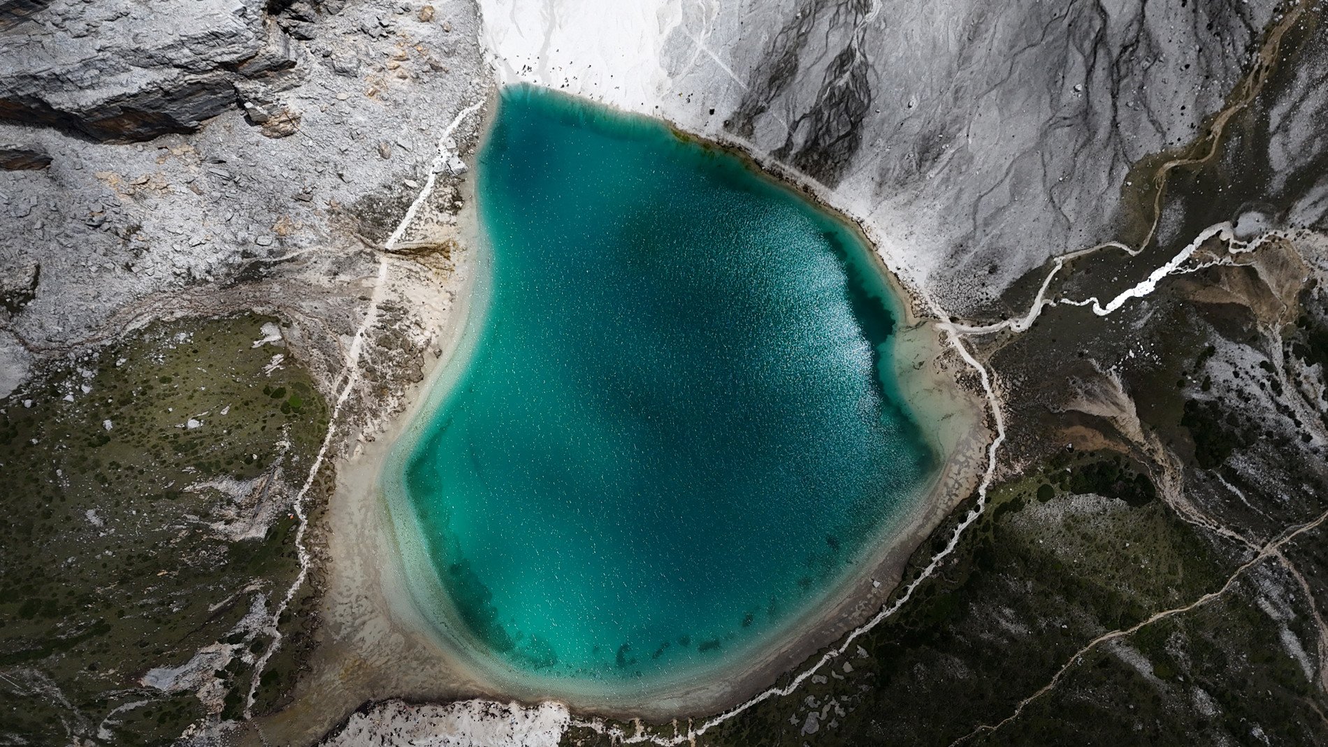 Khung cảnh ngoạn mục của Đạo Thành Á Đinh khi nhìn từ trên cao