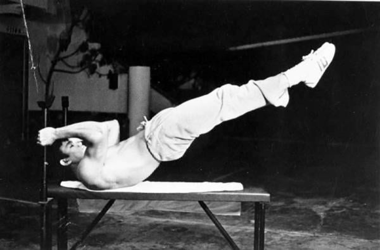 Bruce Lee gặp chấn thương lưng năm 1970