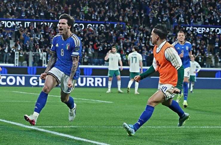 Tonali tỏa sáng đưa Italia vào chung kết play-off