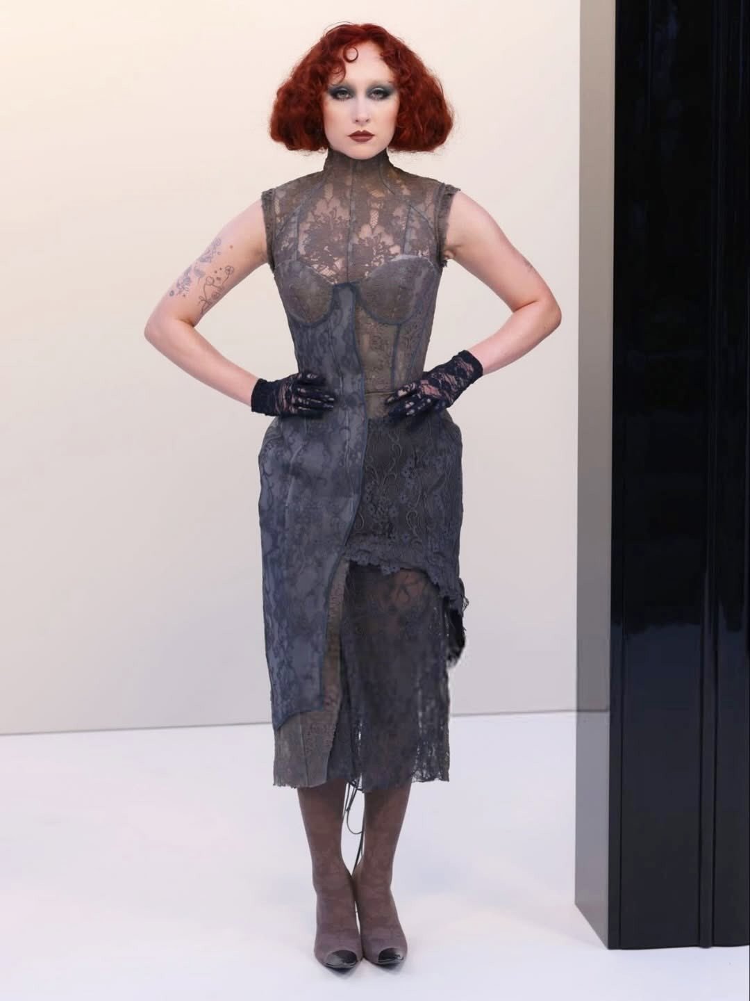 Chappell Roan: Ranh giới giữa cá tính nghệ sĩ và những bộ trang phục gây sốc - 9