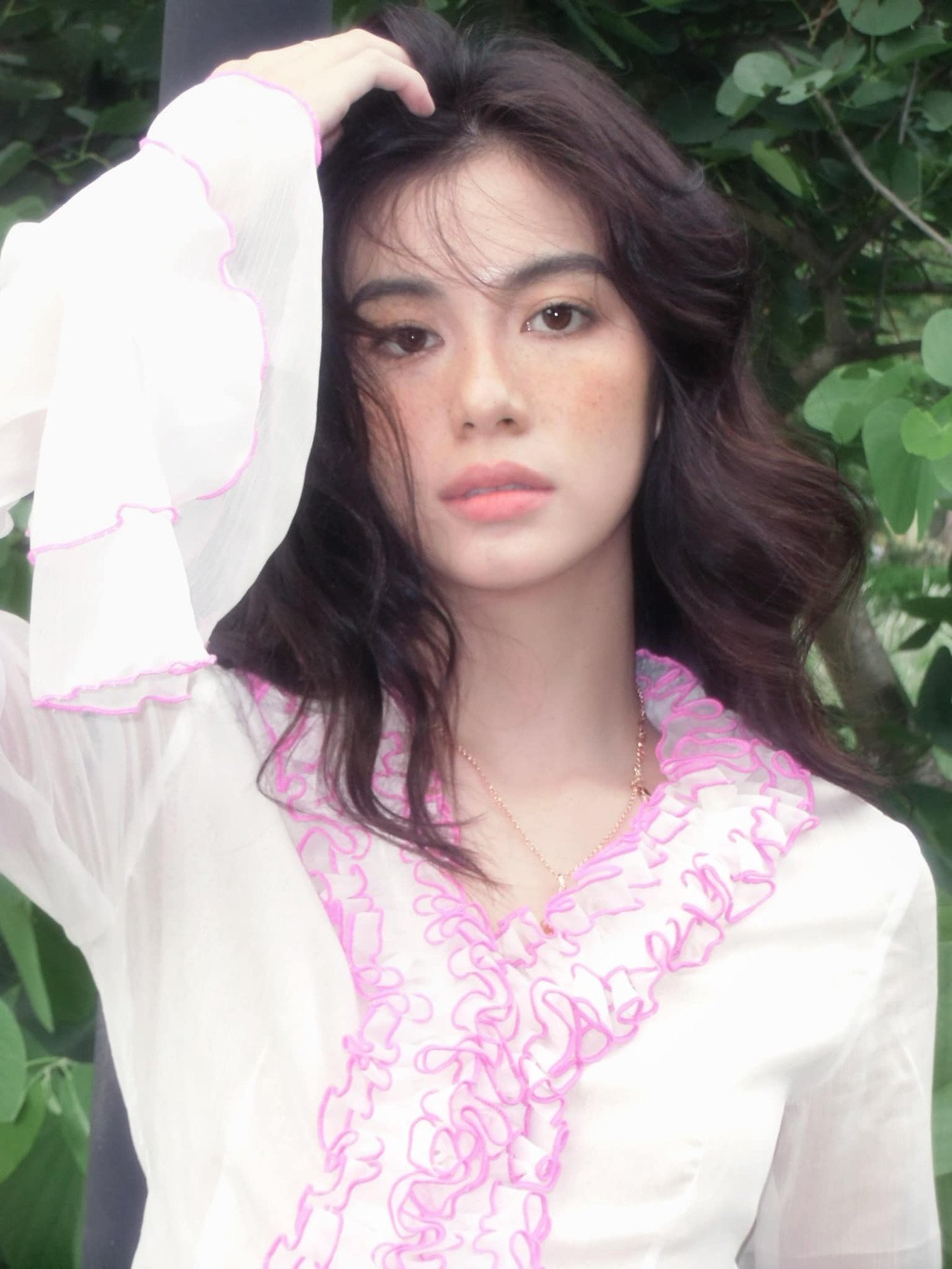 Vi Nguyễn tên thật Nguyễn Tú Vi, sinh năm 1996, tốt nghiệp trường Đại học Hoa Sen và bắt đầu làm người mẫu ảnh năm 2017.