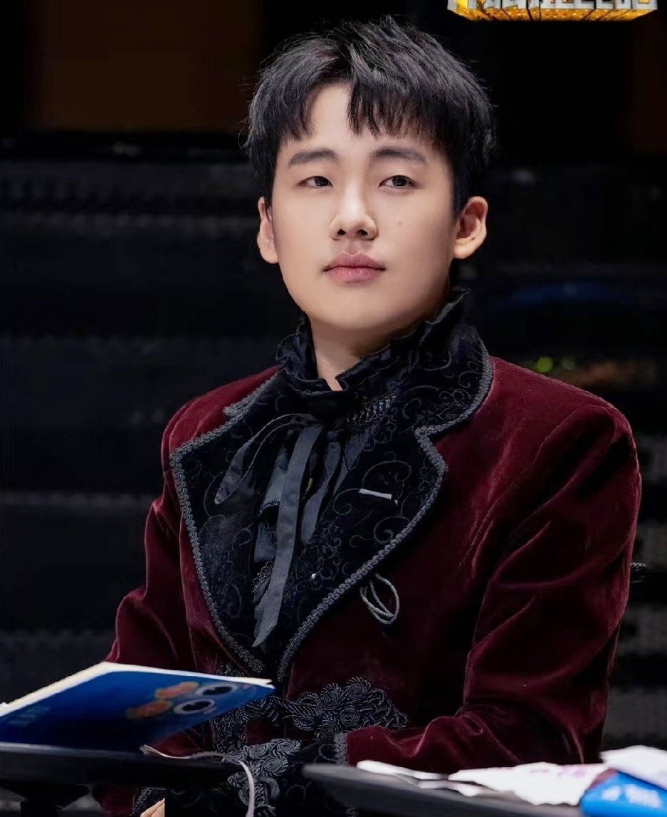 Quách Kỳ Lân là người kế thừa công ty giải trí nghệ thuật lớn.