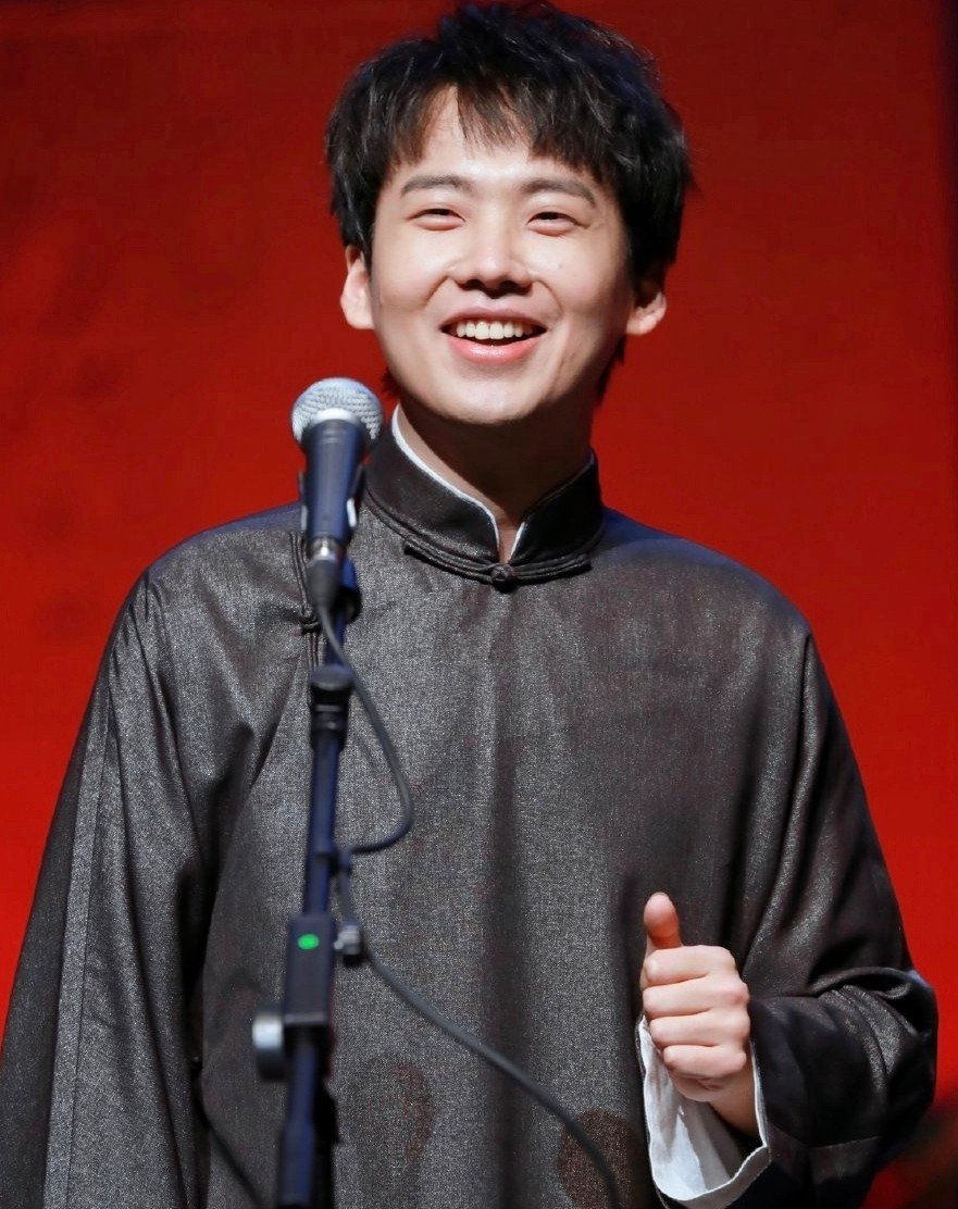 Quách Kỳ Lân là người kế thừa công ty giải trí nghệ thuật lớn.