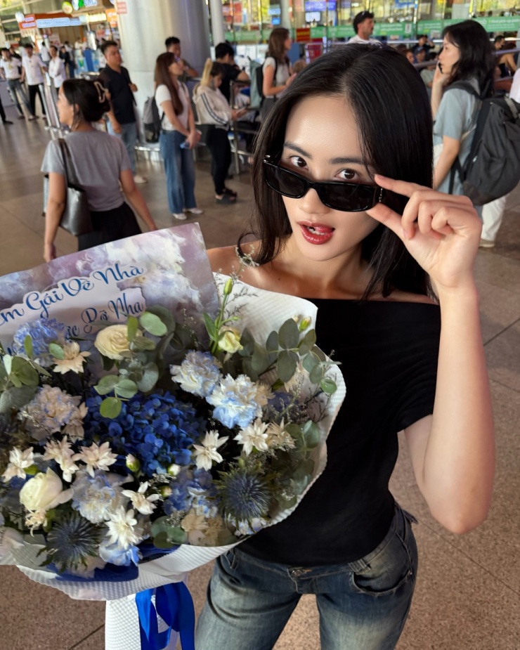 Hoa hậu Ý Nhi được chào đón khi về Việt Nam để chuẩn bị cho final walk, kết thúc nhiệm kỳ hoa hậu tại chung kết Miss World Vietnam 2025.