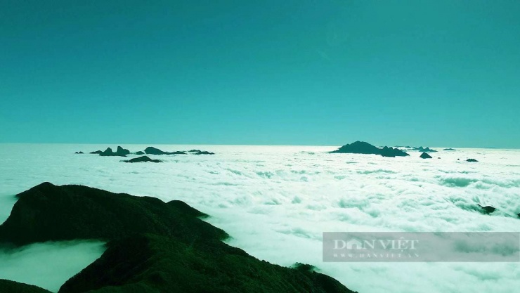 Pu Ta Leng là một ngọn núi tọa lạc ở địa phận xã Tả Lèng, tỉnh Lai Châu. Ảnh: Thiên Long.