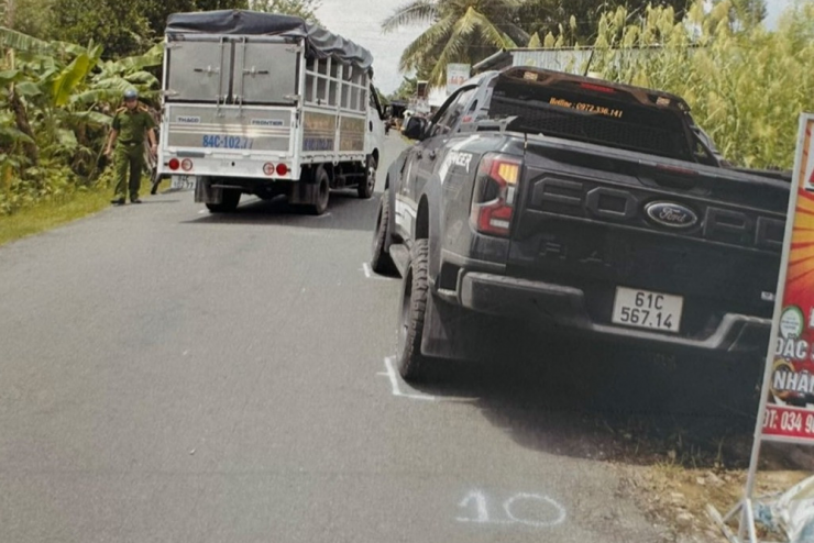 Công an huyện Trà Ôn (cũ) dựng lại hiện trường vụ tai nạn khiến nữ sinh 14 tuổi tử vong. Ảnh: Gia đình cung cấp