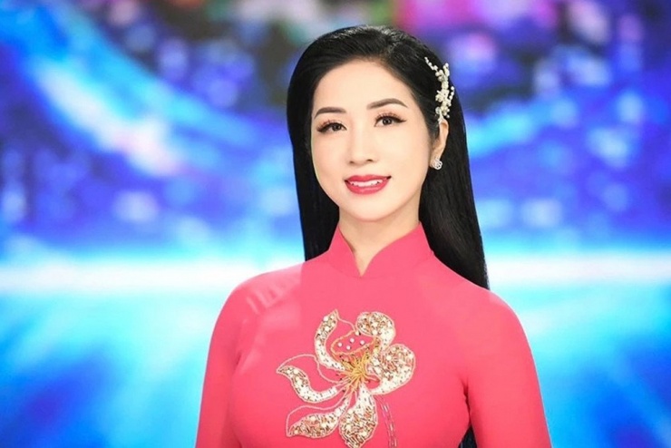 Ca sĩ Phương Nga.