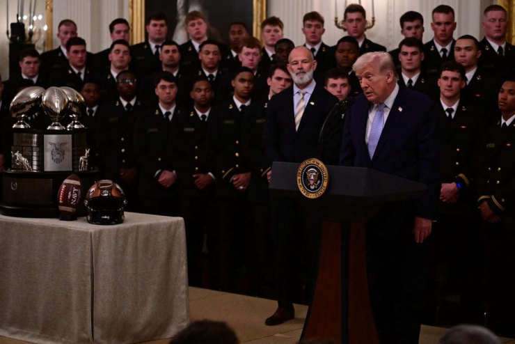 Quân đội Israel đang trên bờ vực sụp đổ, ông Trump cân nhắc điều thêm 10.000 binh sĩ đến "cứu nguy" - 1