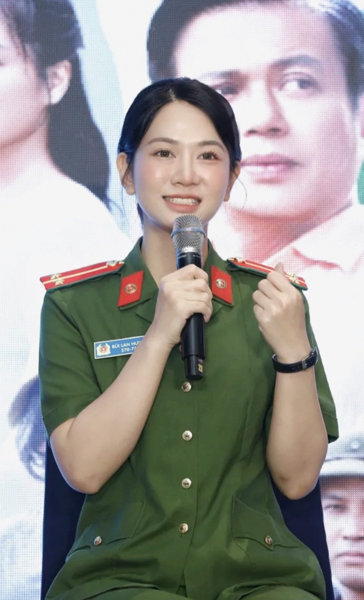 Là diễn viên tay ngang nhưng Lê Bống được ưu ái mời đóng chính trong nhiều dự án phim giờ vàng như: Không thời gian, Lỡ hẹn với ngày xanh và gần nhất là Có anh nơi ấy bình yên.&nbsp;