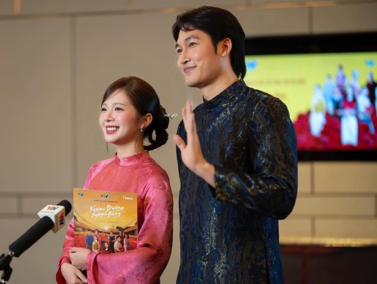 Đây là dự án đầu tiên Đình Tú - Ngọc Huyền vào vai người yêu sau khi cưới.