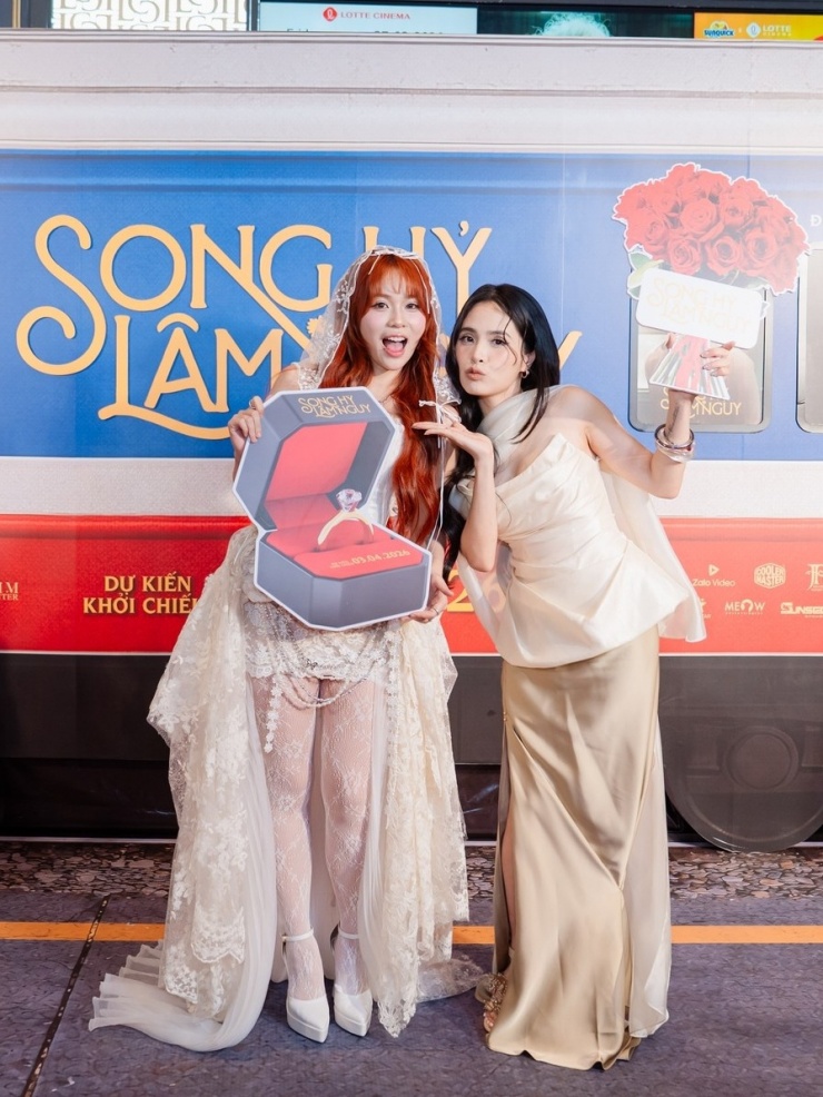 Xoài Non mặc váy cưới sánh đôi Gil Lê trên thảm đỏ - 5